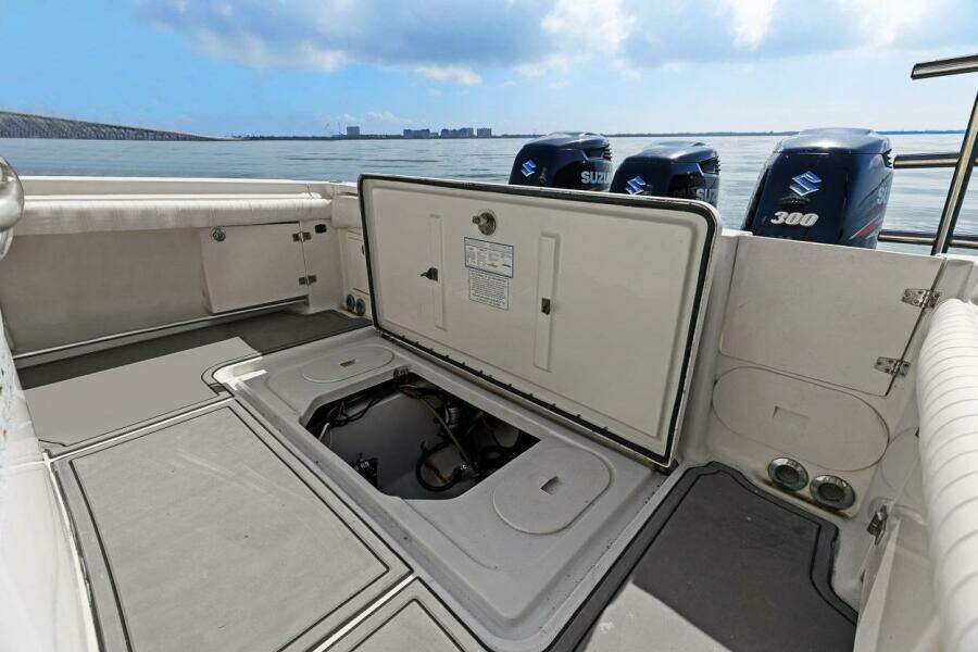 2004 Hydra-Sports Vector 3300 CC