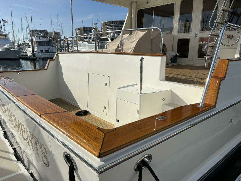 2000 Offshore Yachts Flushdeck