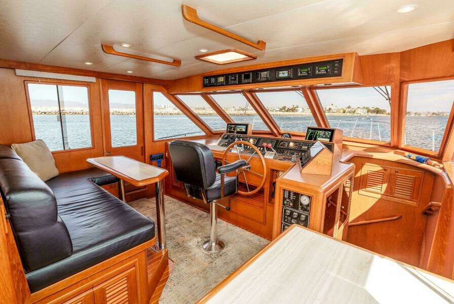 2000 Offshore Yachts Flushdeck