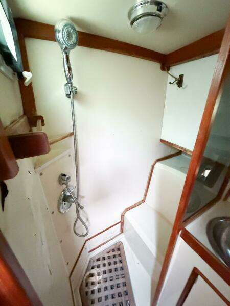 1989 Irwin 43 Mark III