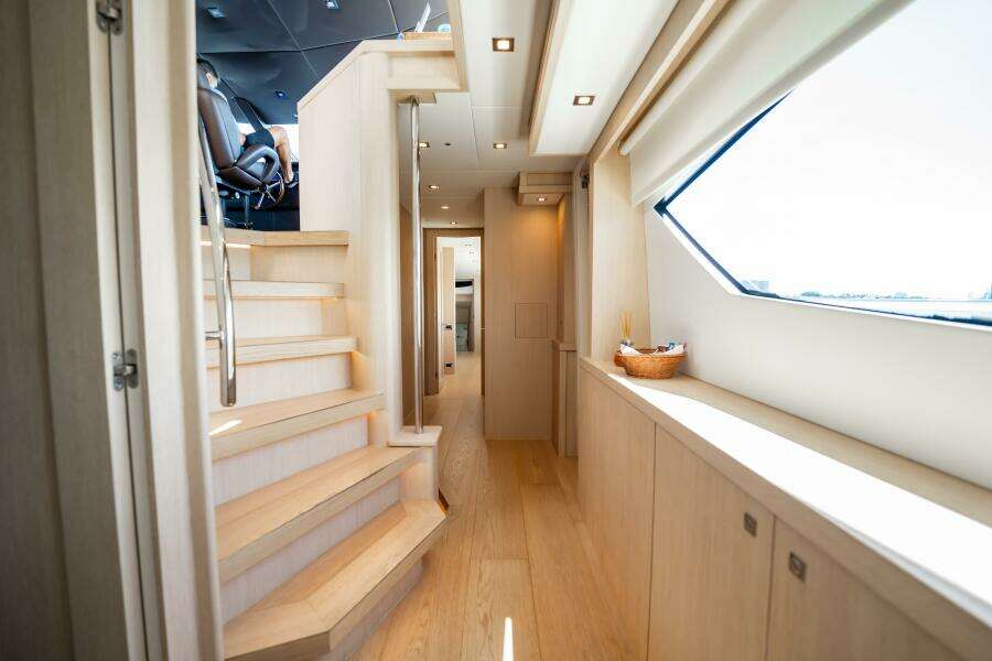 2011 Sunseeker 34 Metre Yacht