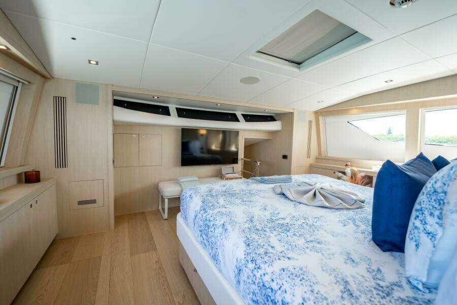 2011 Sunseeker 34 Metre Yacht