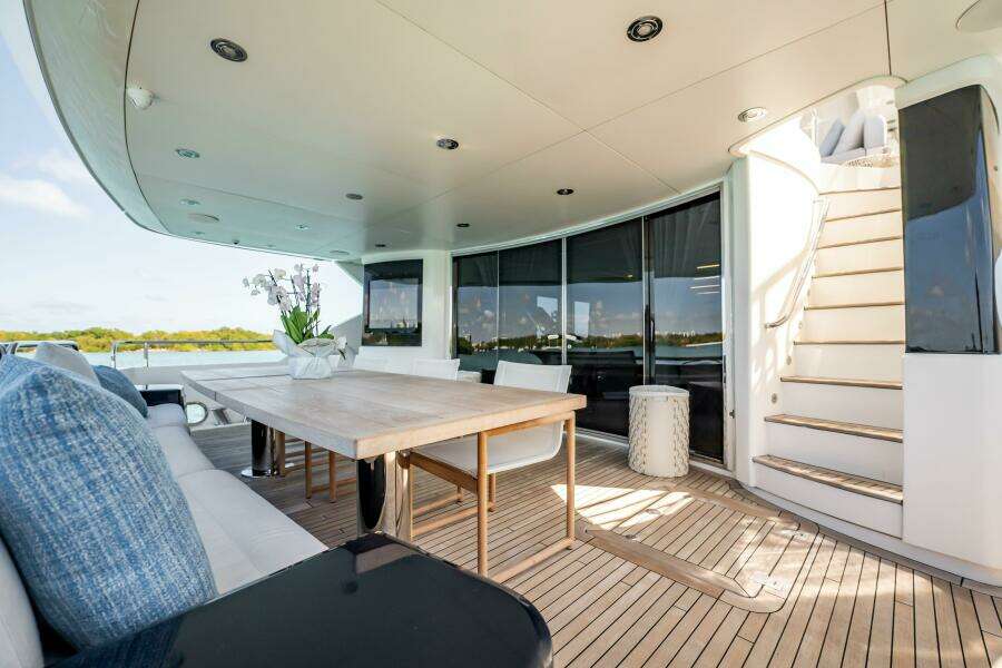 2011 Sunseeker 34 Metre Yacht