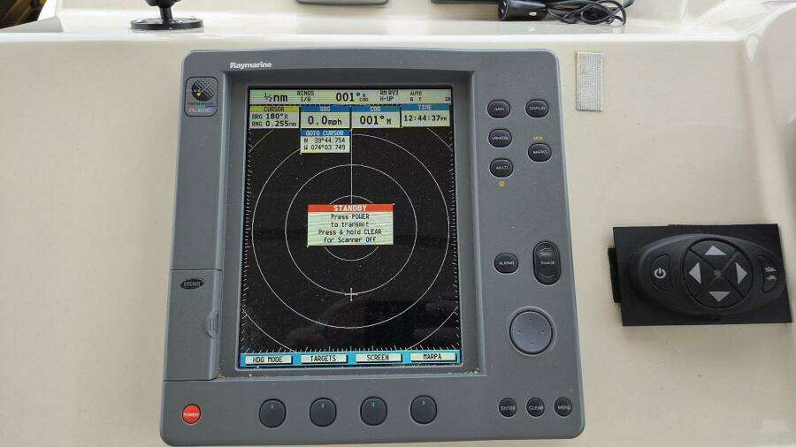 2000 Cruisers Yachts 4450 Express Motor Yacht