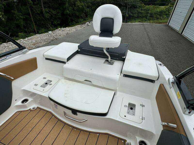 2023 Chaparral 21 SSi Ski & Fish