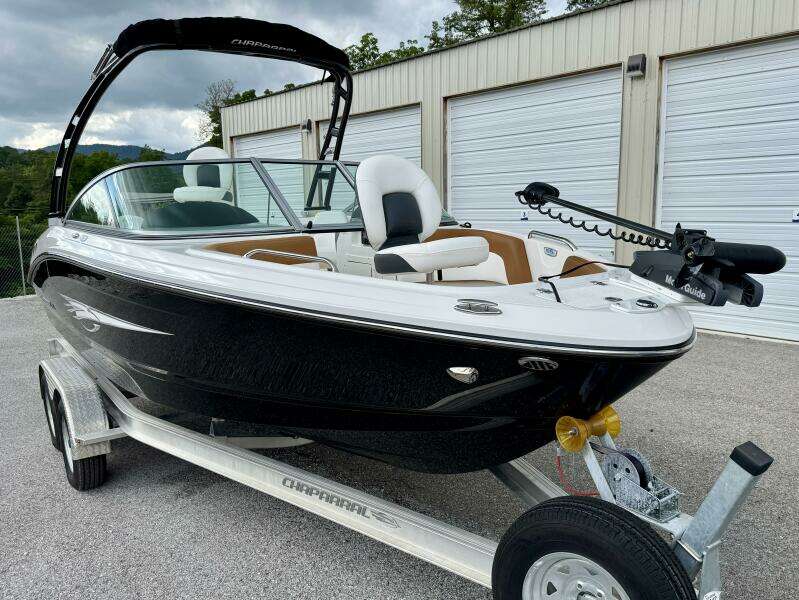 2023 Chaparral 21 SSi Ski & Fish
