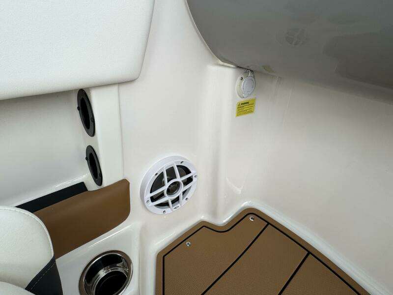 2023 Chaparral 21 SSi Ski & Fish