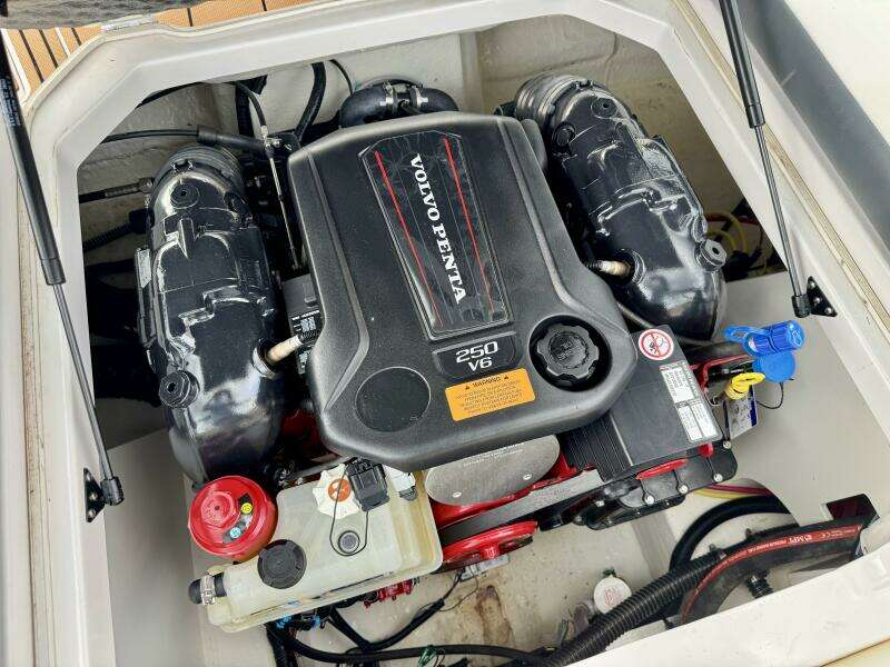 2023 Chaparral 21 SSi Ski & Fish