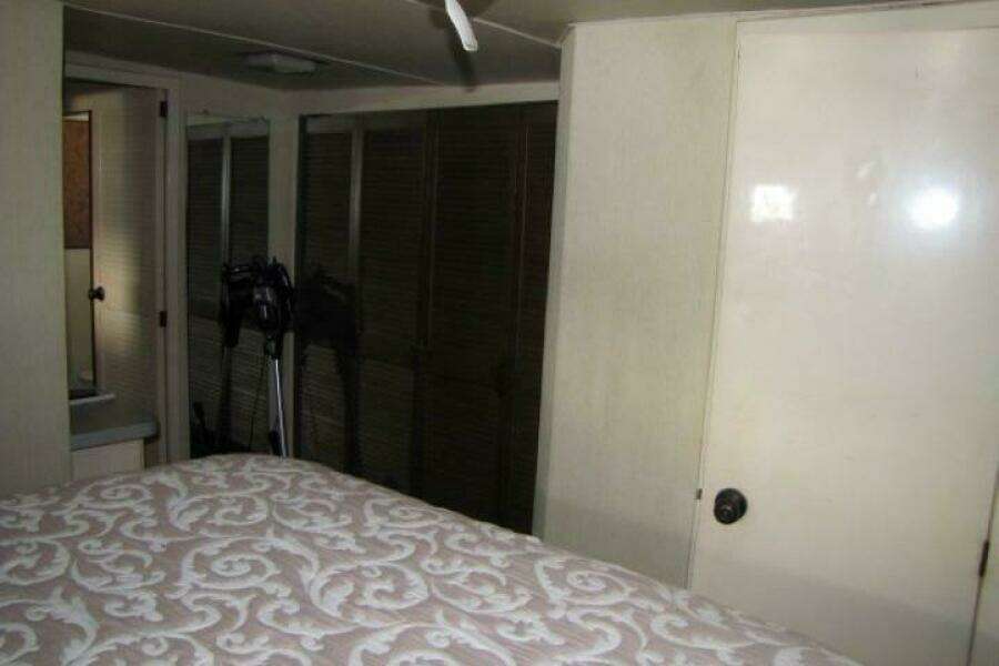 1973 Chris-Craft 55 Commander