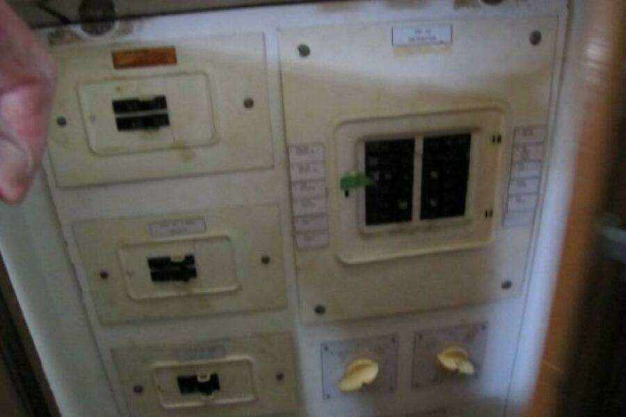 1973 Chris-Craft 55 Commander