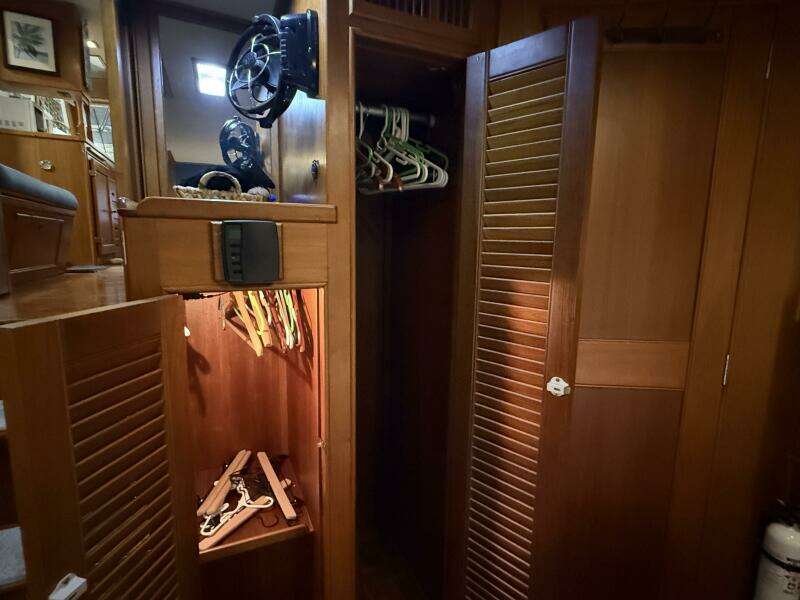 1991 Grand Banks 42 Classic