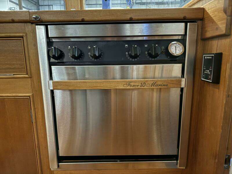 1991 Grand Banks 42 Classic