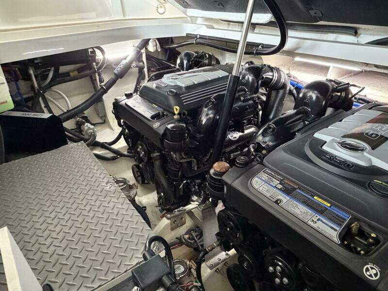 2023 Sea Ray Sundancer 320