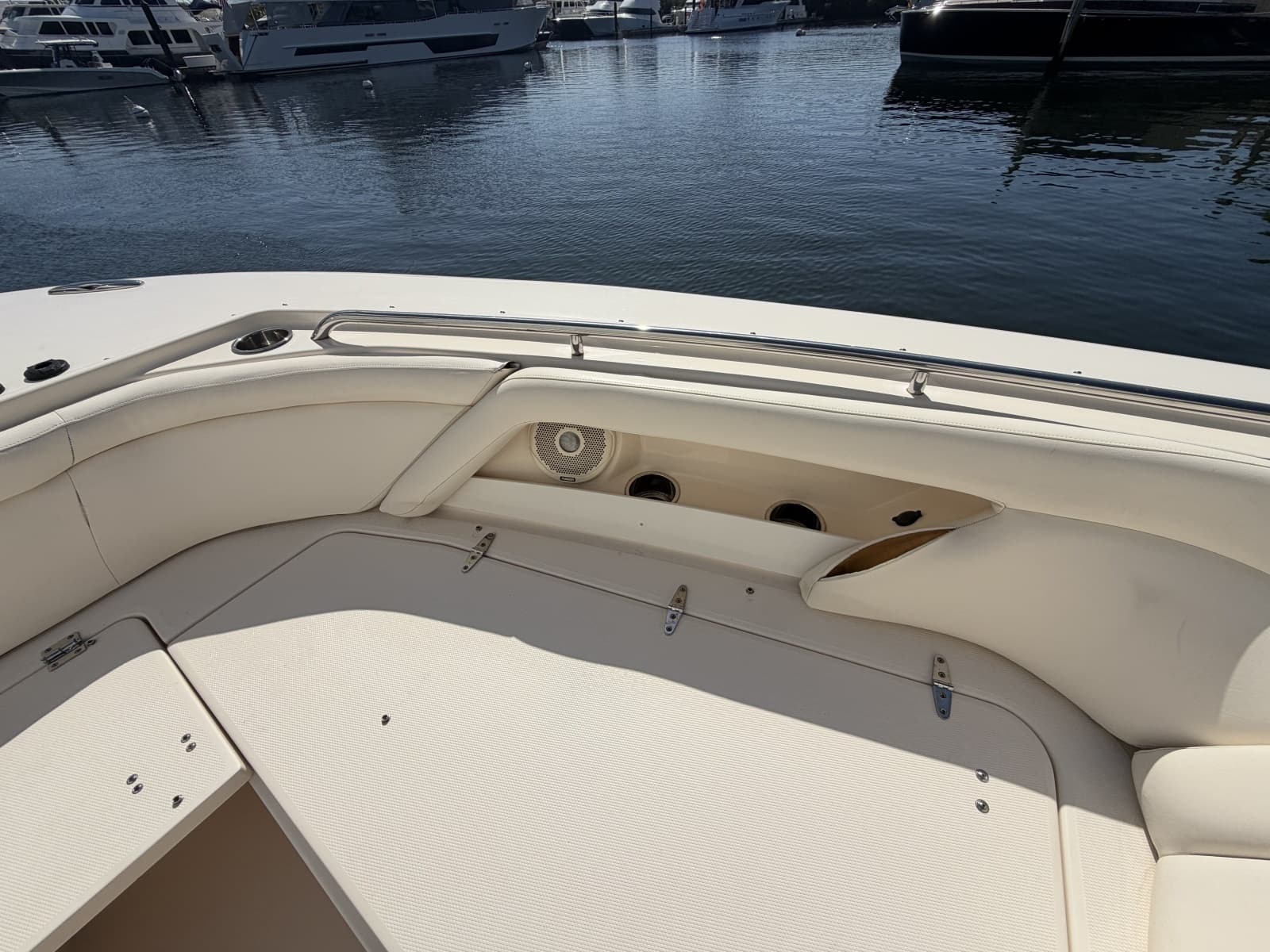 2018 Grady-White Freedom 335