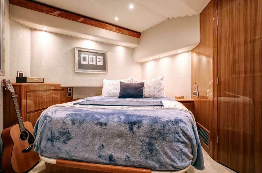 Viking 64 - High Life -