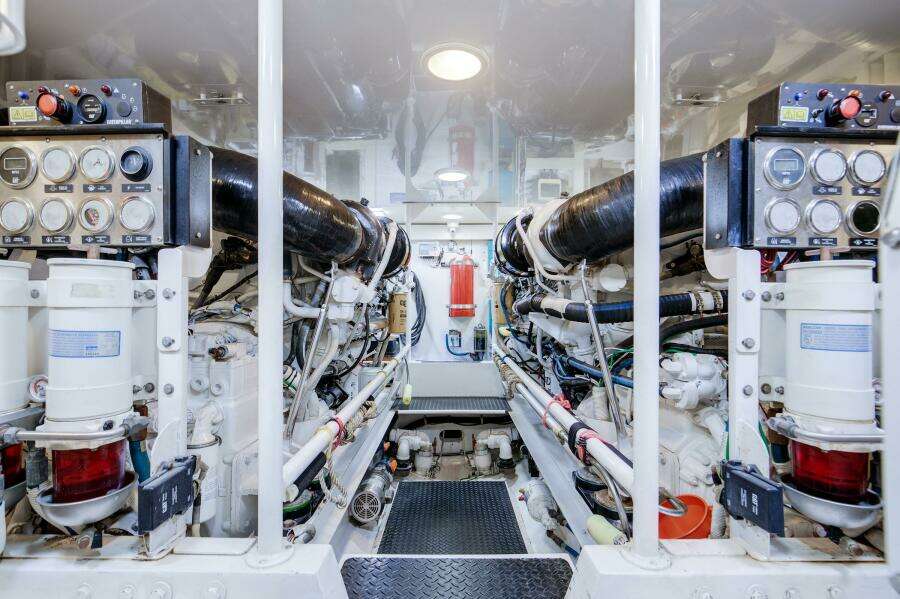 Viking 64 - High Life -