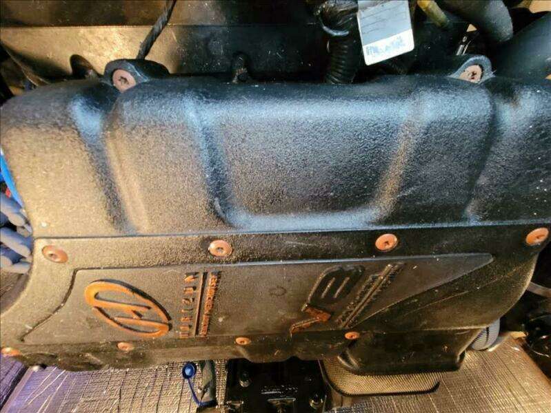 2000 Cruisers Yachts 3672 Express