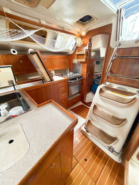 2002 Hunter 380