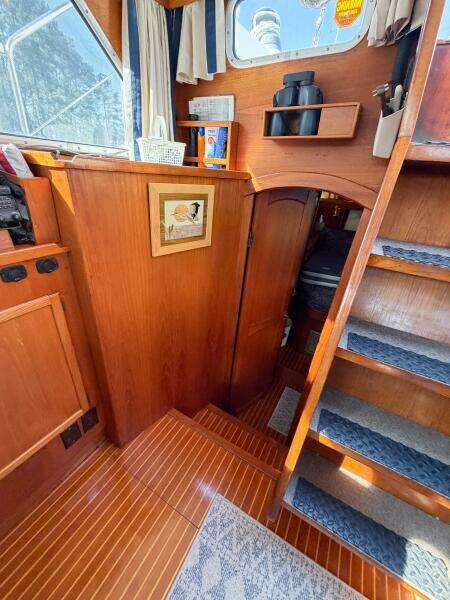 1986 Nauticat 40 Cutter Ketch Pilothouse
