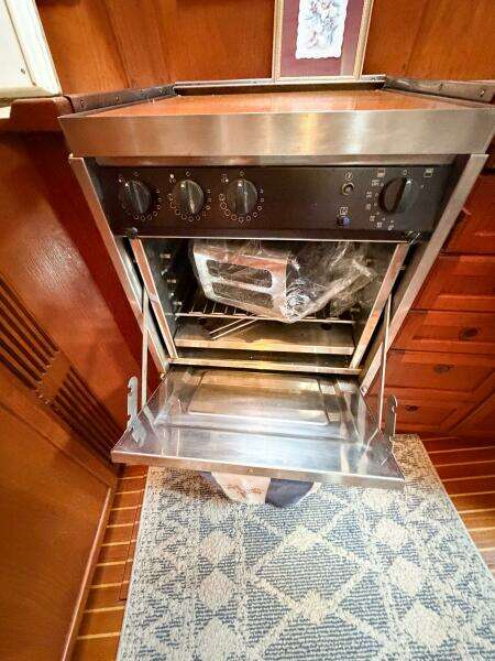 1986 Nauticat 40 Cutter Ketch Pilothouse