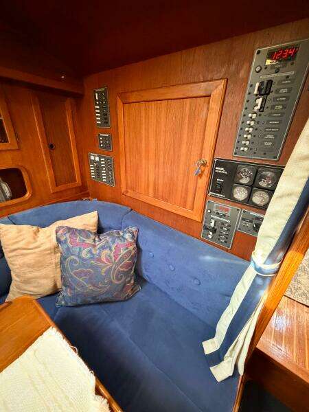 1986 Nauticat 40 Cutter Ketch Pilothouse