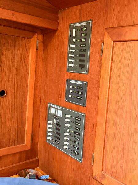 1986 Nauticat 40 Cutter Ketch Pilothouse