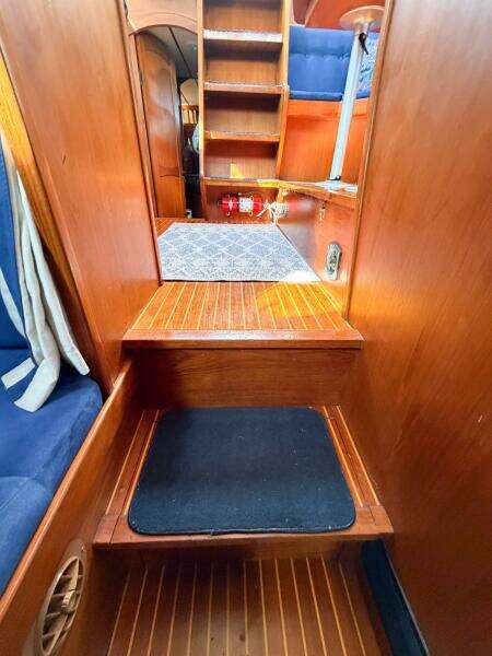 1986 Nauticat 40 Cutter Ketch Pilothouse