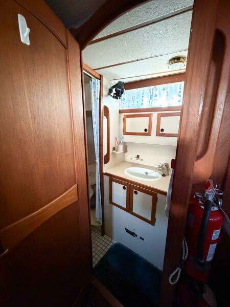 1986 Nauticat 40 Cutter Ketch Pilothouse