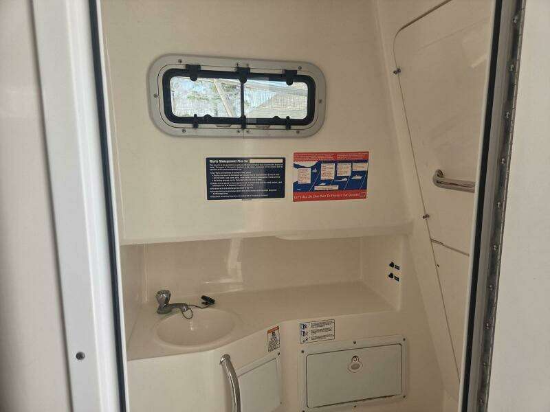 2008 True World Marine TE2810