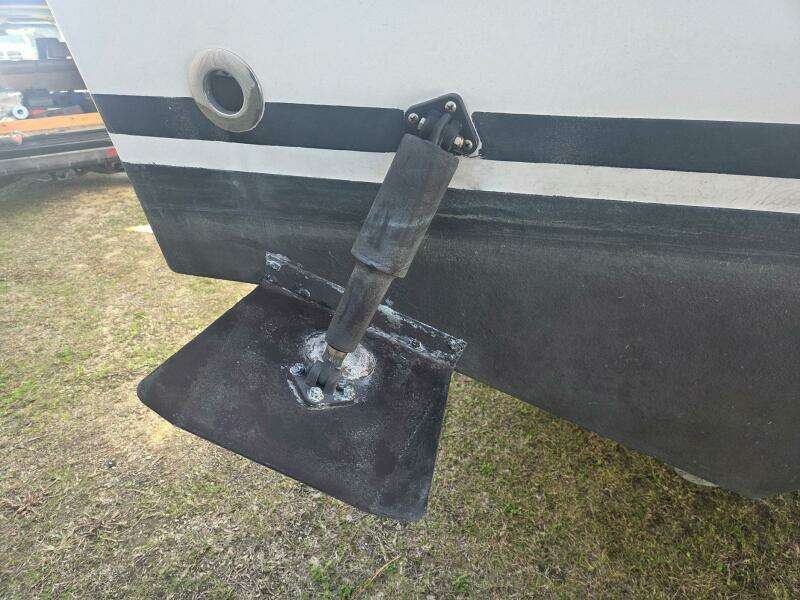 2008 True World Marine TE2810