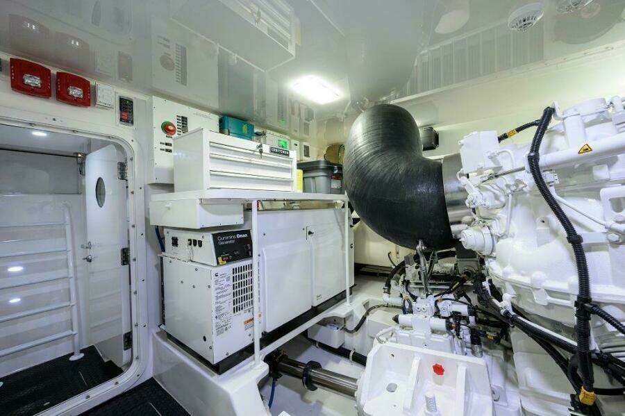 Viking 72 Knot Again - Engine Room