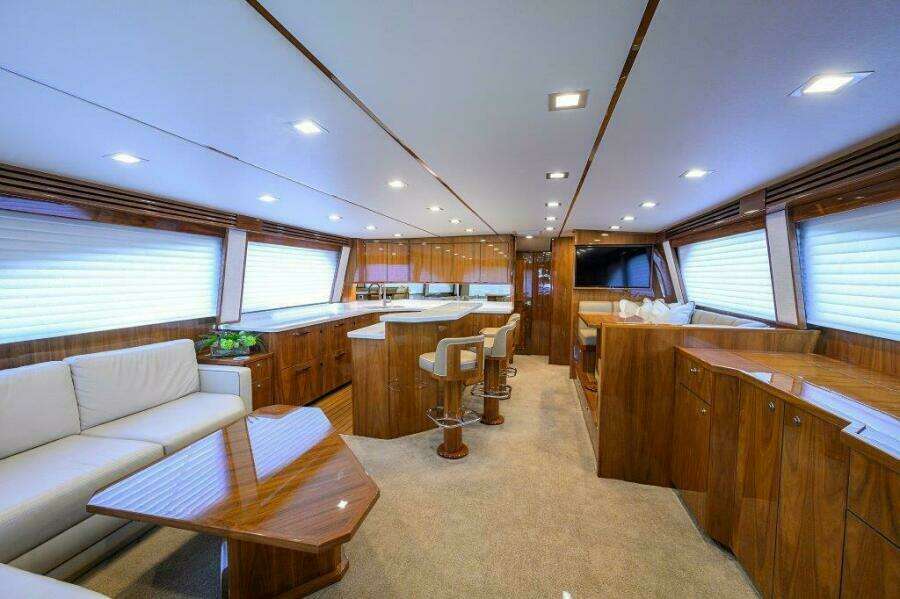 Viking 72 Knot Again - Salon