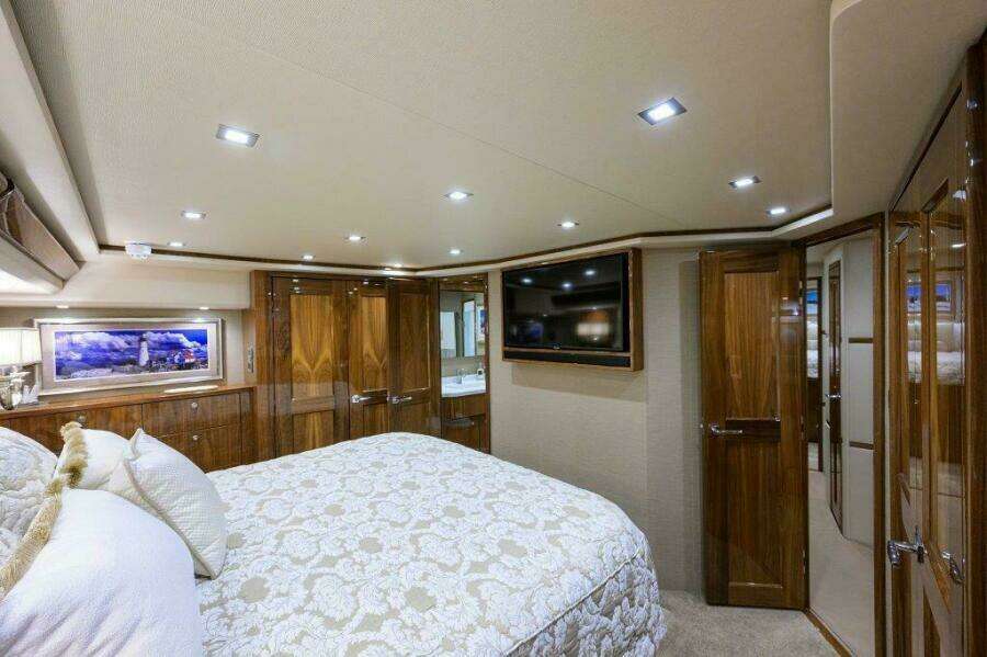 Viking 72 Knot Again - Master Stateroom