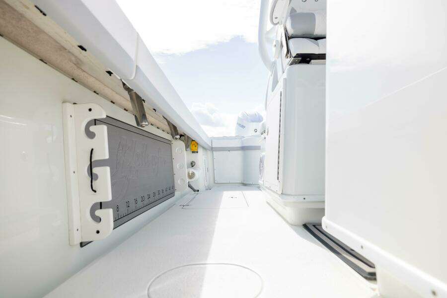 2014 Yellowfin 32 Offshore