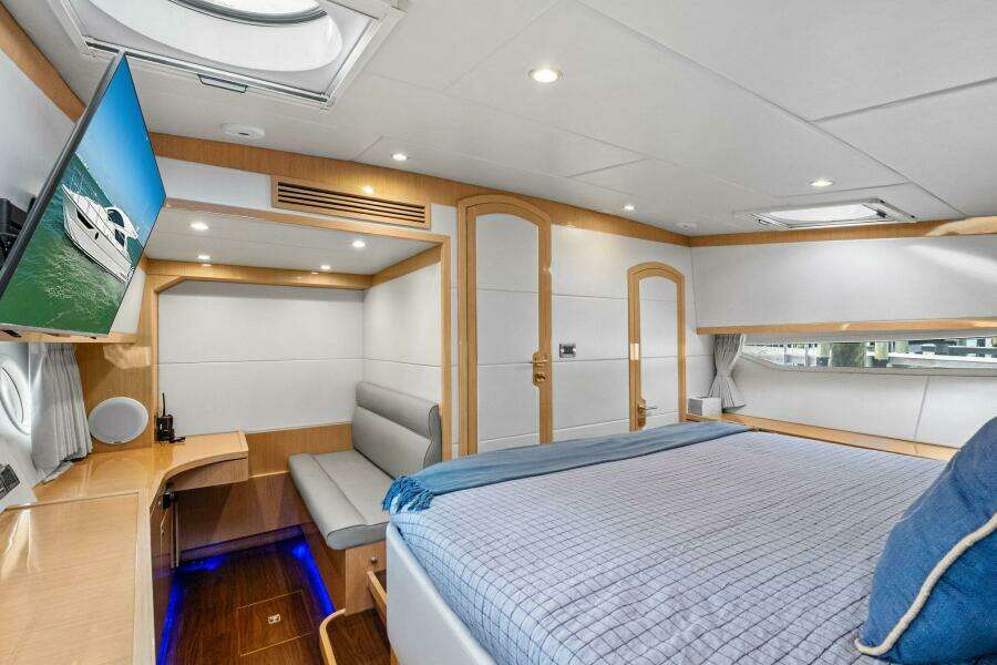 2018 Outboard Express Catamaran 47