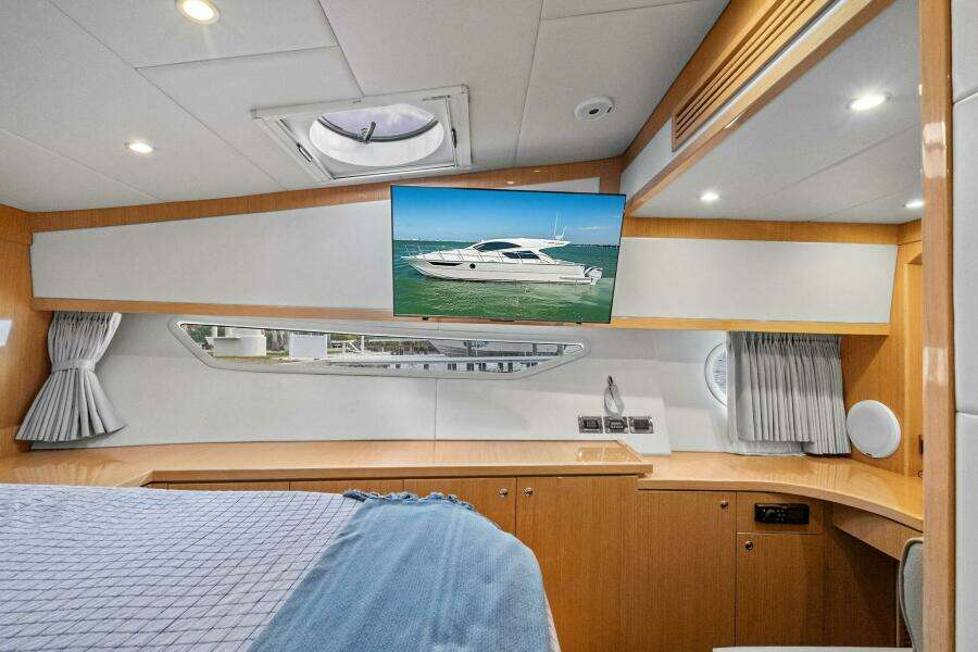 2018 Outboard Express Catamaran 47