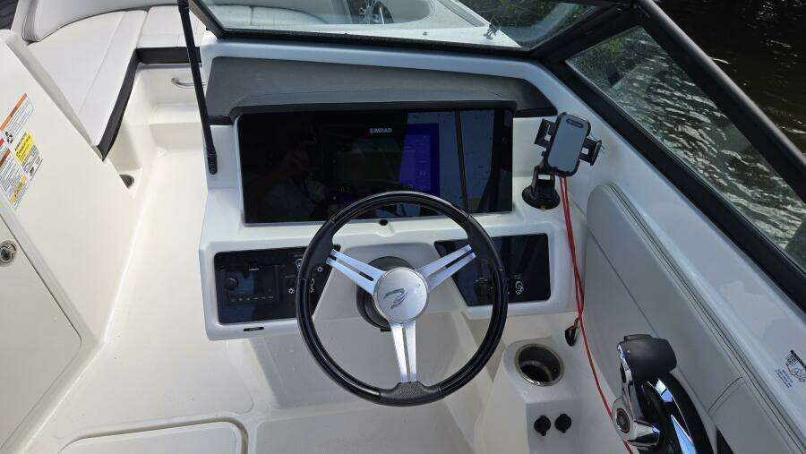 2023 Sea Ray SPX 210 OB