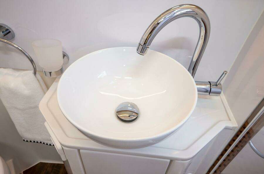 2024 Aquila 54 Yacht