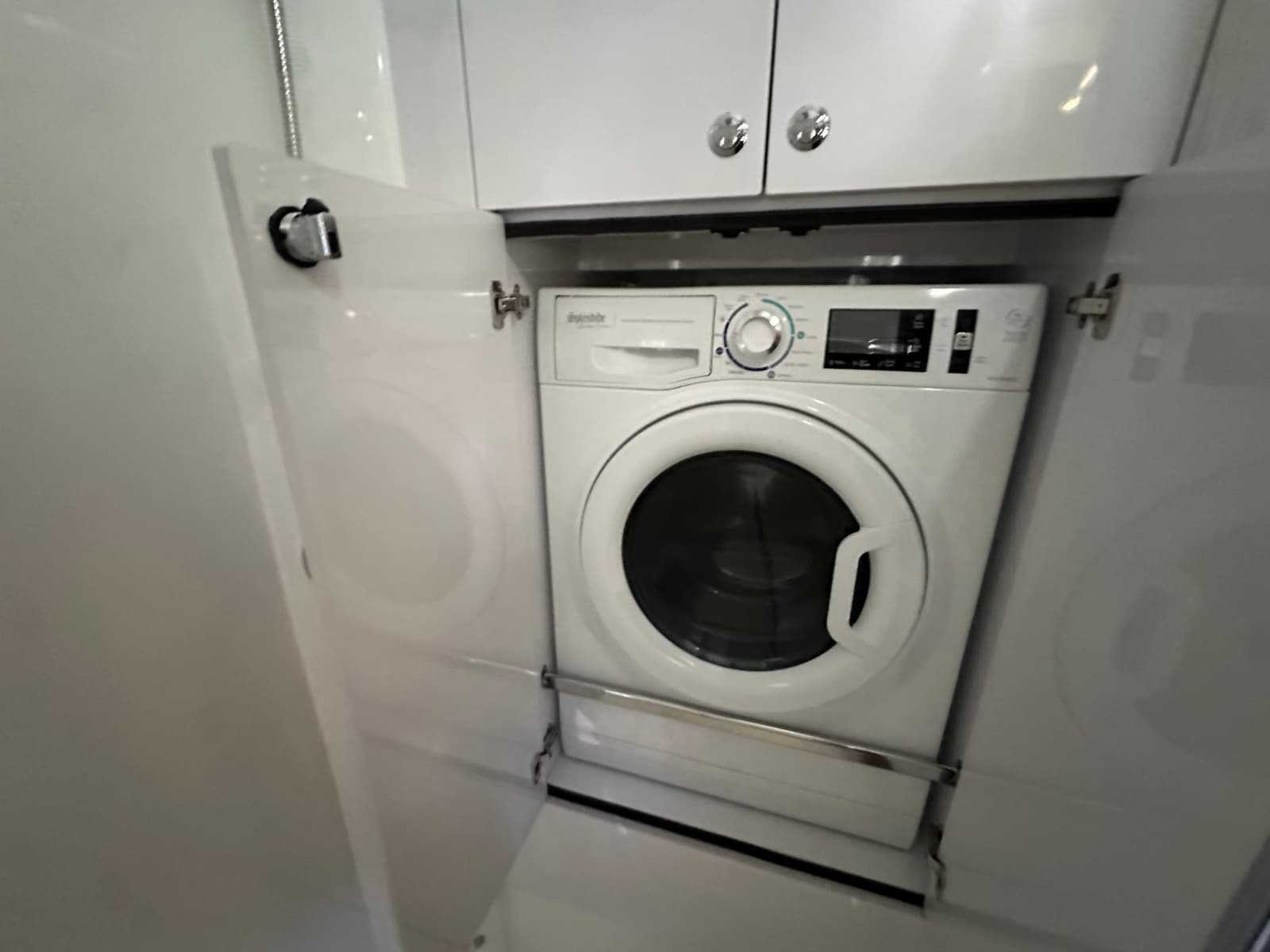 2024 Aquila 54 Yacht