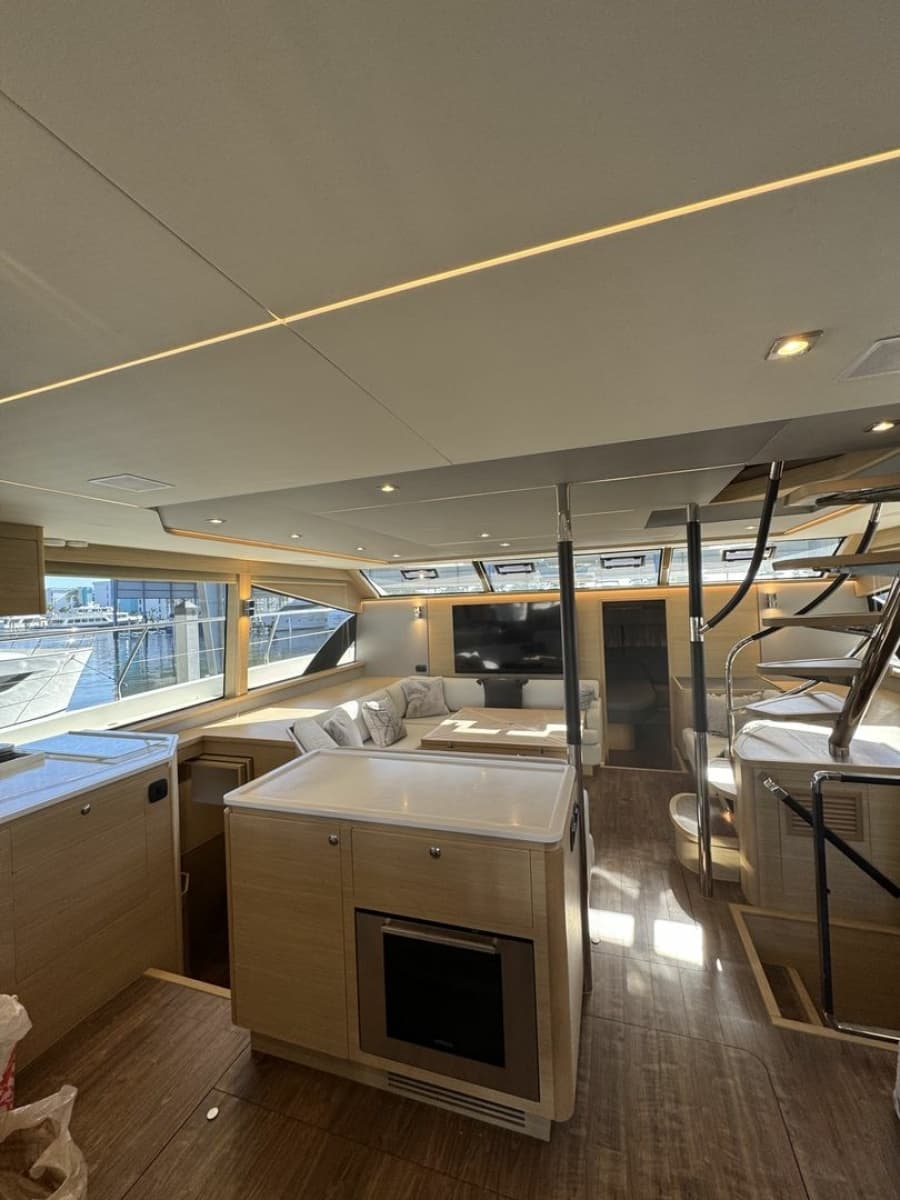 2024 Aquila 54 Yacht