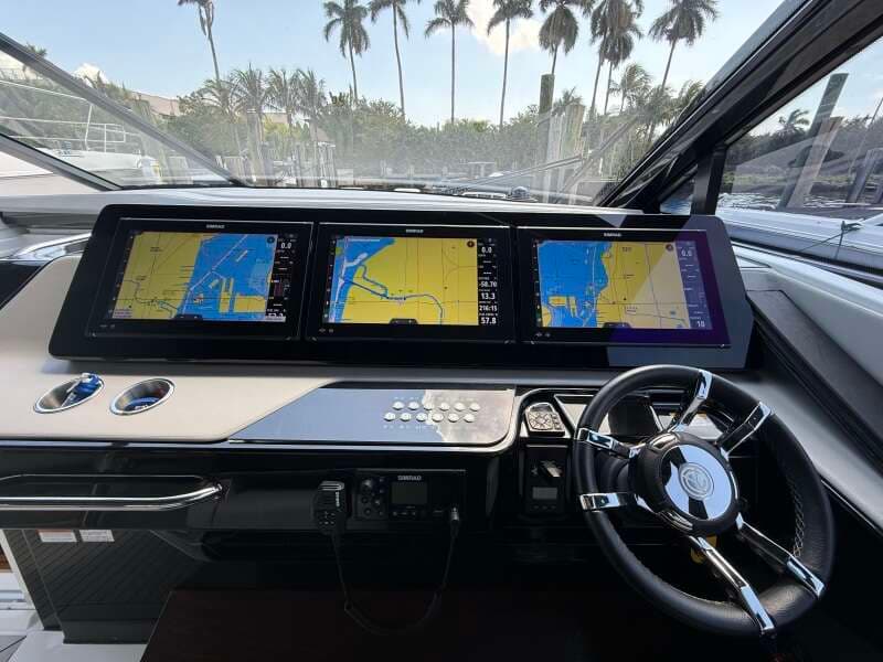 2024 Cruisers Yachts 50 GLS Outboard