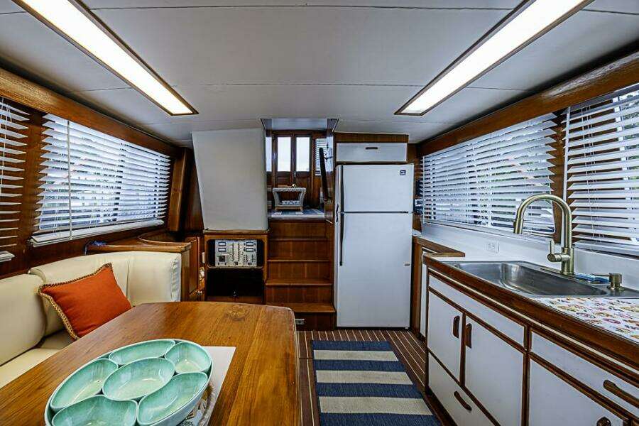 1985 Gulfstar 44 Motor Yacht