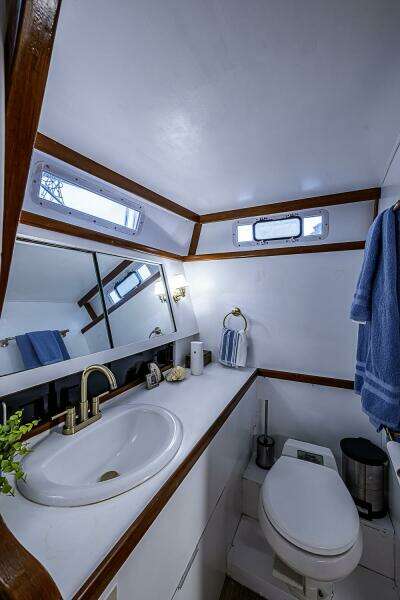 1985 Gulfstar 44 Motor Yacht