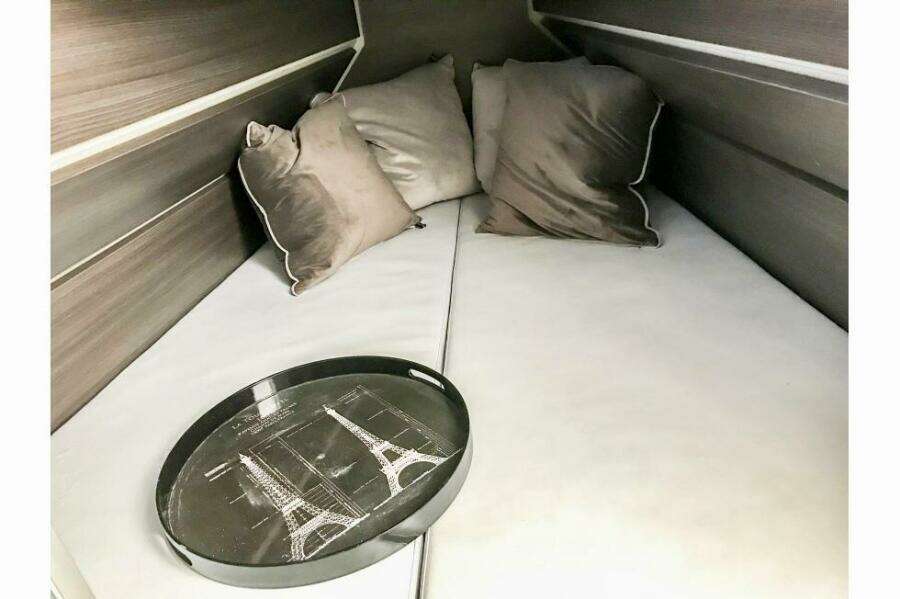 Metal Shark 42 - Pretty Work -