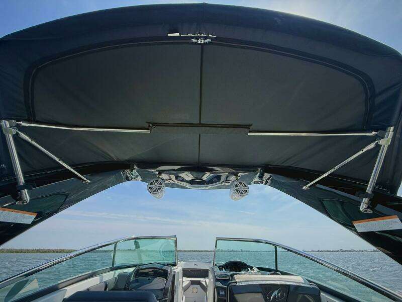 2020 Monterey 29 305SSD