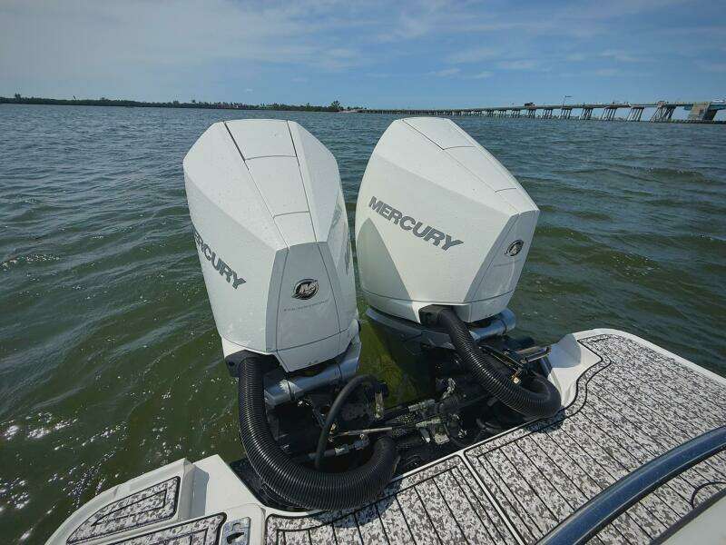 2020 Monterey 29 305SSD