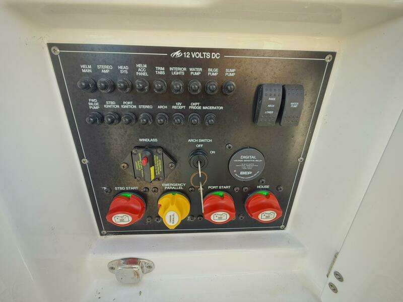 2020 Monterey 29 305SSD