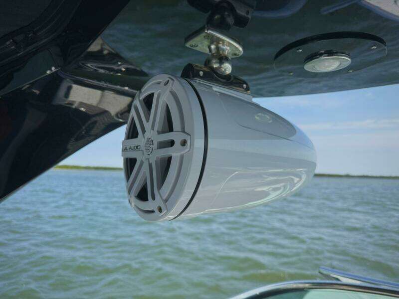 2020 Monterey 29 305SSD