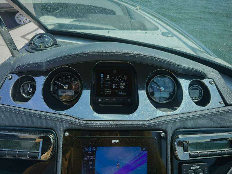 2020 Monterey 29 305SSD