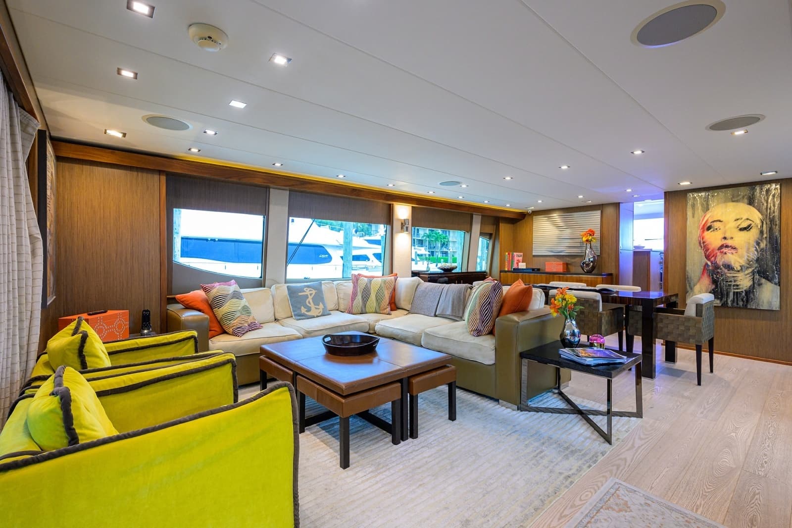 2013 Hatteras 80 Motor Yacht